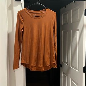 Women’s Sweet Tea’s rust top